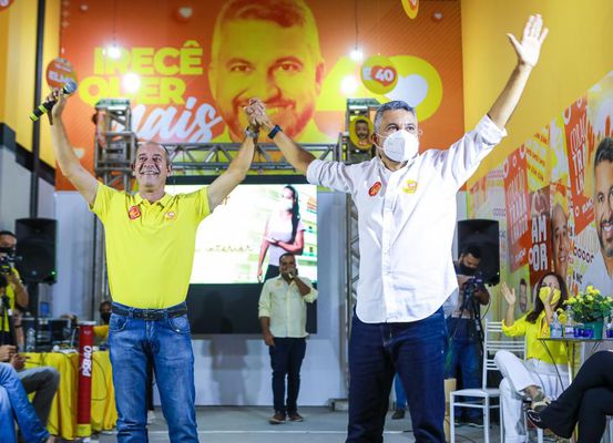 Elmo Vaz diz "não ao retrocesso" durante inauguração de comitê de campanha em Irecê