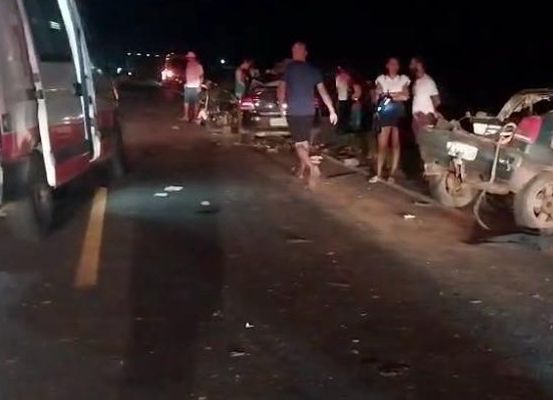 Acidente em Lapão deixa dois mortos e cinco feridos