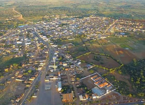 Adolescentes são assaltados por homem armado em praça de Mulungu do Morro