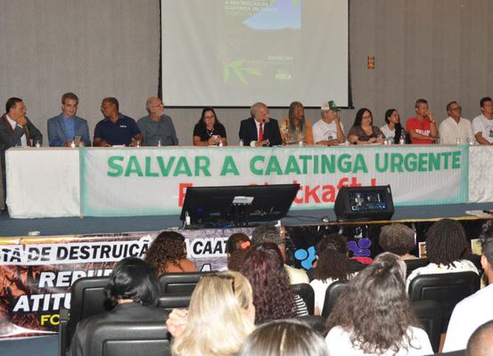 Ato na ALBA debate impactos ambientais provocados por empresa norueguesa em Uibaí