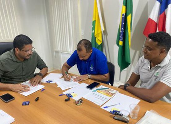 Campus Irecê firma convênio com Prefeitura Municipal para implementar projeto inovador