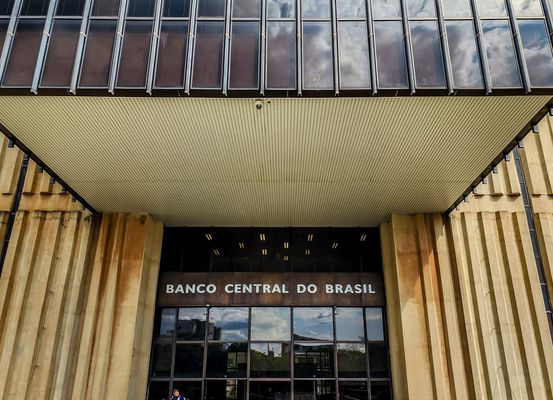 Copom eleva juros básicos da economia para 13,25% ao ano