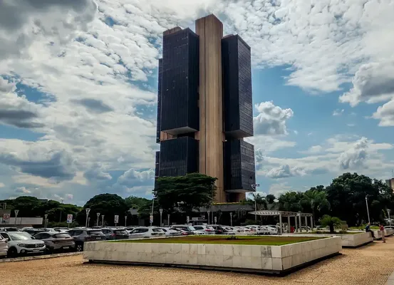 Copom eleva juros básicos da economia para 14,25% ao ano