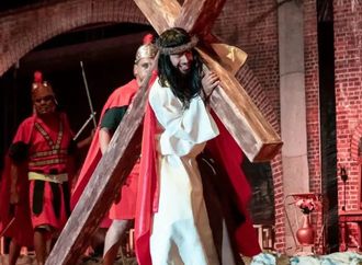 Espetáculo “Paixão, Morte e Ressurreição de Cristo” será apresentado nesta Sexta-feira Santa em Irecê
