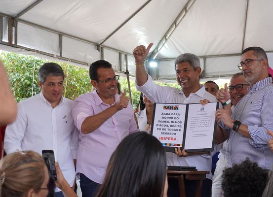 Governador inaugurou novas obras em Ibipeba nesta sexta-feira (16)