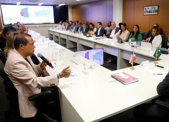 Governo do Estado dá continuidade às reuniões com gestores e discute avanços para Pau Brasil e Seabra