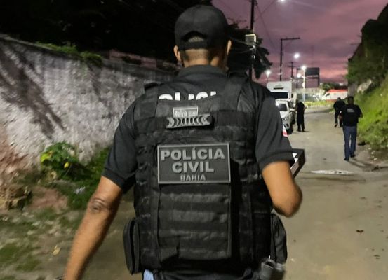 Homem de 30 anos é baleado na porta de casa em Irecê