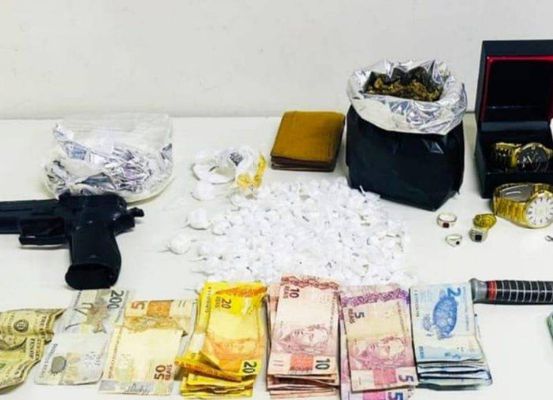 Homem é preso com drogas e arma durante operação policial em Irecê