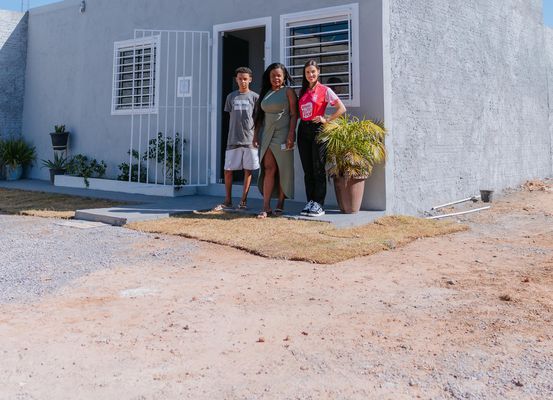 LEM: Mais dignidade - Gilvane Santos recebe a casa de número 92 do programa Meu Lar