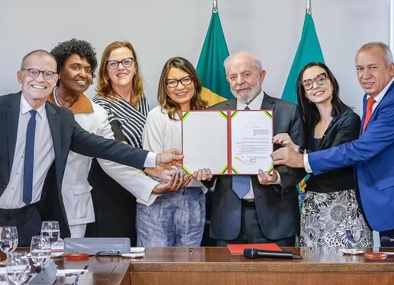 Lula sanciona lei que garante sigilo de vítima de violência doméstica