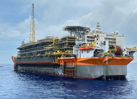 Maior plataforma de petróleo do Brasil dá início às operações no Campo de Búzios