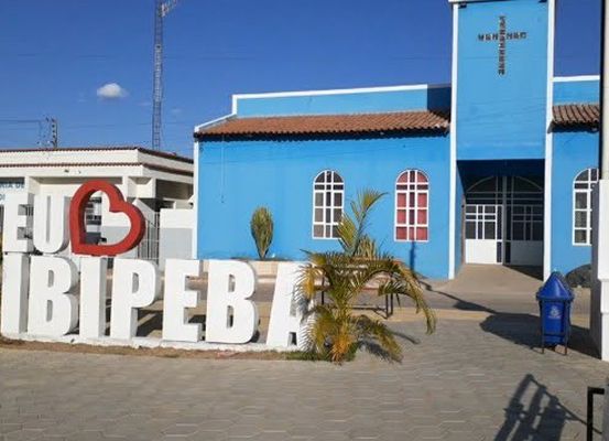Mulher é atropelada por carro em Ibipeba, motorista foge sem prestar socorro