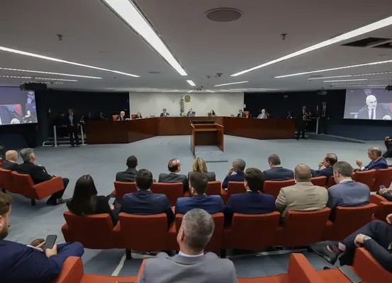 Por unanimidade, turma do STF torna Bolsonaro e mais 7 réus por golpe