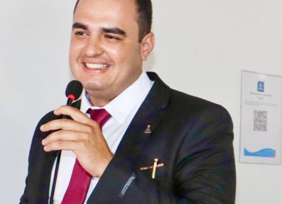 Prefeito de São Gabriel anuncia auditoria geral e suspensão do atendimento à população temporariamente