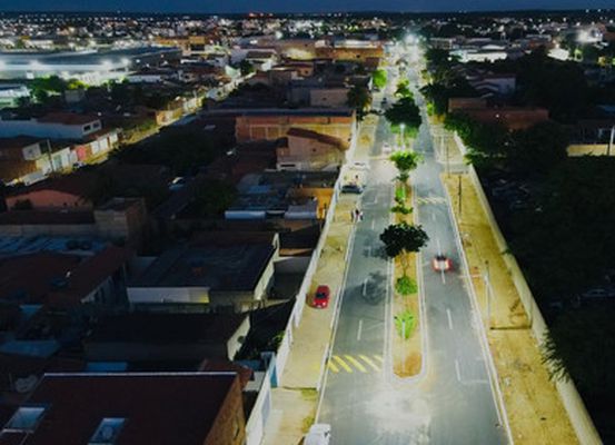 Prefeitura entrega pavimentação da Rua Demétrio da Silva Dourado