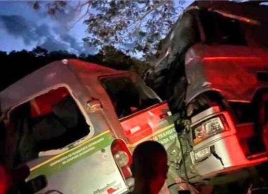 Tragédia na BR-242: Acidente entre van e carreta mata 11 pessoas e deixa cinco feridos na Chapada Diamantina